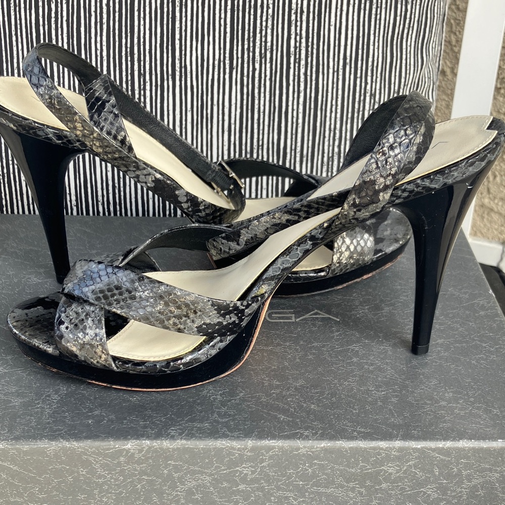 Via Spiga Snakeskin Black and Gray Heels